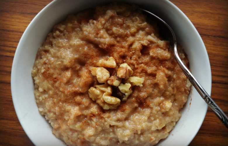 Is there any way to start your day that’s more comforting than a big bowl of oatmeal? This Cinnamon Maple Walnut Oatmeal is a hot, hearty bowl of goodness.